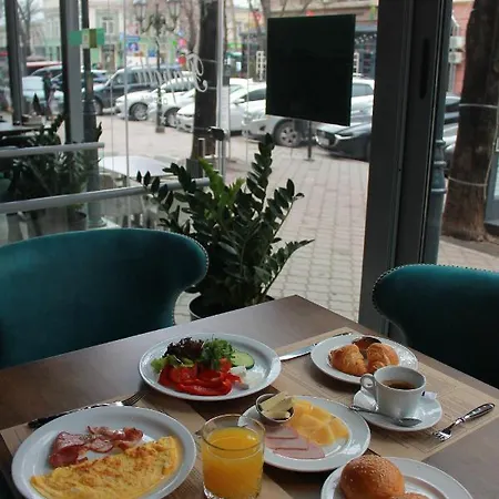 Hotel Frapolli On Deribasivska Street 4*
