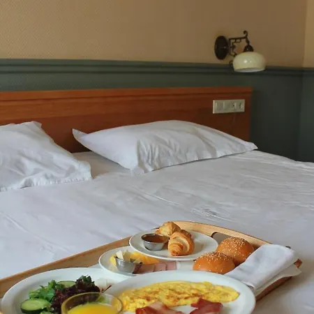 Hotel Frapolli On Deribasivska Street 4*