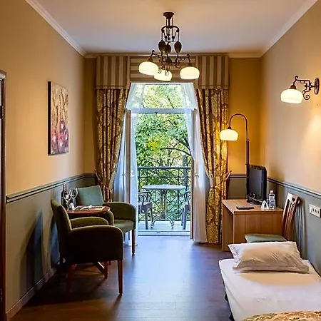 Frapolli On Deribasivska Street Hotel 4*