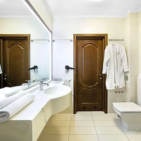 Hotel Frapolli On Deribasivska Street 4*