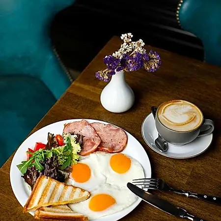 Frapolli On Deribasivska Street 4*