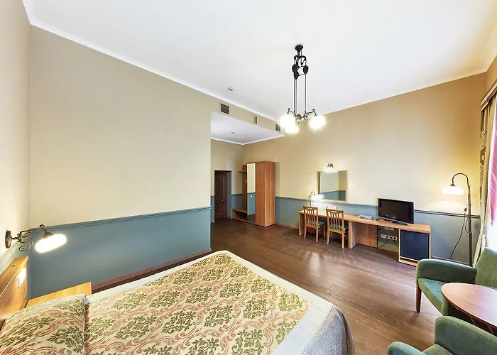 Frapolli On Deribasivska Street Odessza