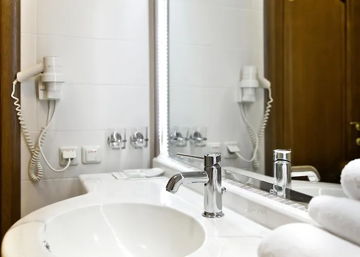 Hotel Frapolli On Deribasivska Street 4*