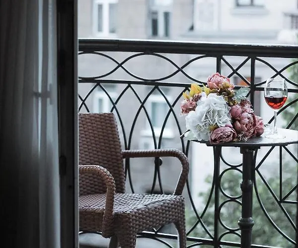 Frapolli On Deribasivska Street Hotel